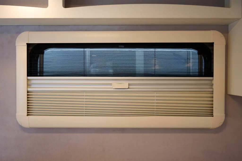 網戸&シェード付き窓